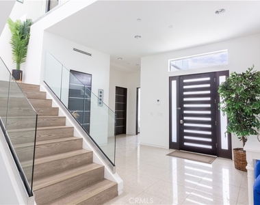12148 Travis Street - Photo Thumbnail 7