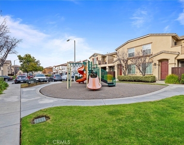 41945 Davenport - Photo Thumbnail 15