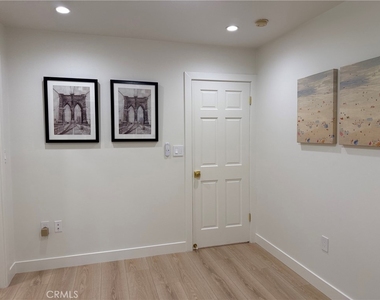 21315 De La Guerra Street - Photo Thumbnail 29