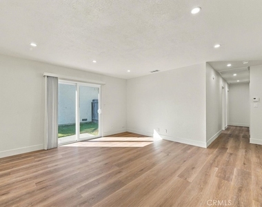 8722 Rose St - Photo Thumbnail 11
