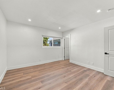 8722 Rose St - Photo Thumbnail 22