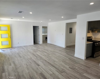 1421 E 123rd - Photo Thumbnail 1