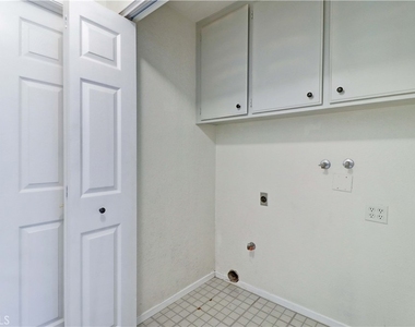 24398 Kingston Court - Photo Thumbnail 18