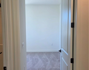 16741 Main Street - Photo Thumbnail 2