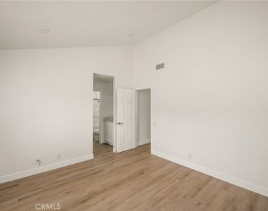 24112 Zancon - Photo Thumbnail 24