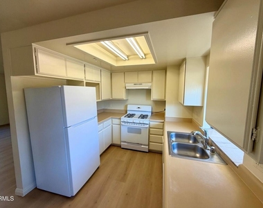 1425 Bank Street - Photo Thumbnail 4