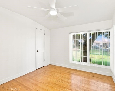 11292 Stratford Way - Photo Thumbnail 11
