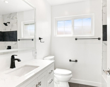 11292 Stratford Way - Photo Thumbnail 14