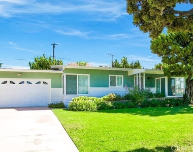 11292 Stratford Way - Photo Thumbnail 17