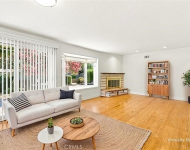 11292 Stratford Way - Photo Thumbnail 2