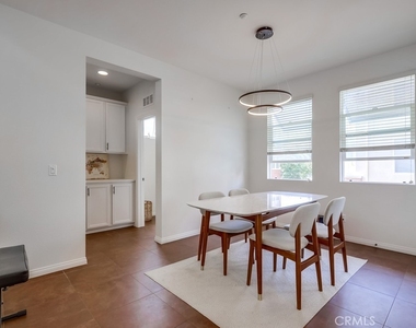 80 Meridian Drive - Photo Thumbnail 5