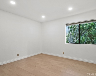 26188 Hillsford Place - Photo Thumbnail 17