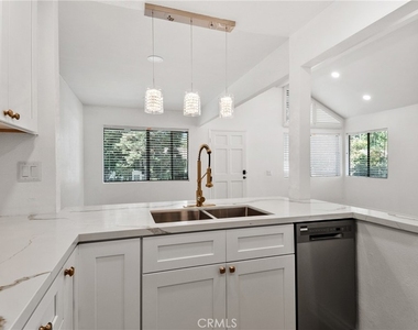 26188 Hillsford Place - Photo Thumbnail 12
