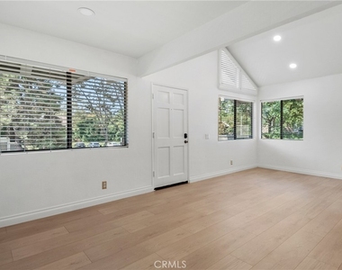 26188 Hillsford Place - Photo Thumbnail 7