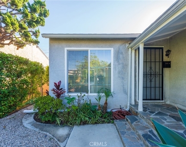 8314 Barnsley Avenue - Photo Thumbnail 2