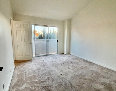 5025 Denny Avenue - Photo Thumbnail 24