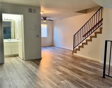 5025 Denny Avenue - Photo Thumbnail 31