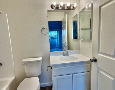 5025 Denny Avenue - Photo Thumbnail 23