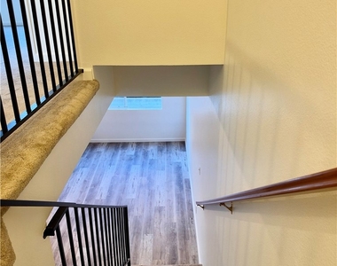 5025 Denny Avenue - Photo Thumbnail 20