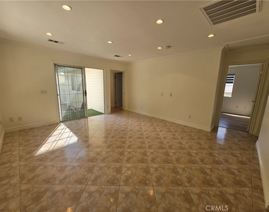 550 Palm - Photo Thumbnail 8