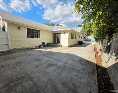 550 Palm - Photo Thumbnail 17