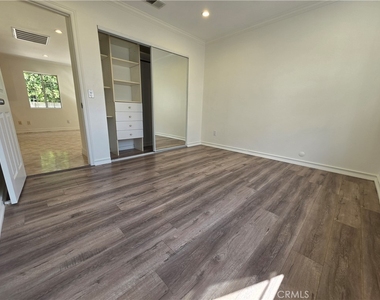 550 Palm - Photo Thumbnail 13