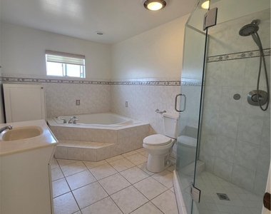 550 Palm - Photo Thumbnail 11