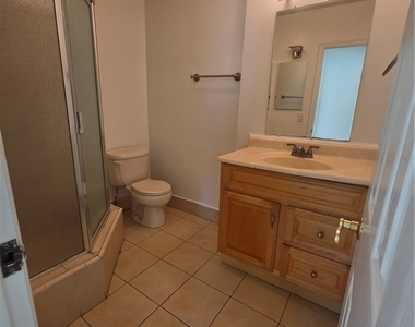 550 Palm - Photo Thumbnail 15