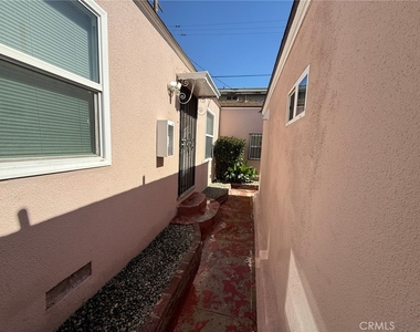 6222 Hood Avenue - Photo Thumbnail 1