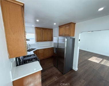 6222 Hood Avenue - Photo Thumbnail 2