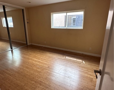 2505 Ocean - Photo Thumbnail 8