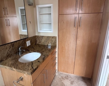 2505 Ocean - Photo Thumbnail 10