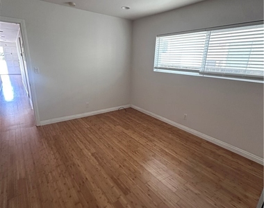 2505 Ocean - Photo Thumbnail 14