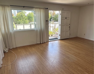 2505 Ocean - Photo Thumbnail 15