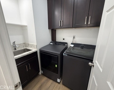 311 E Colorado Boulevard - Photo Thumbnail 10