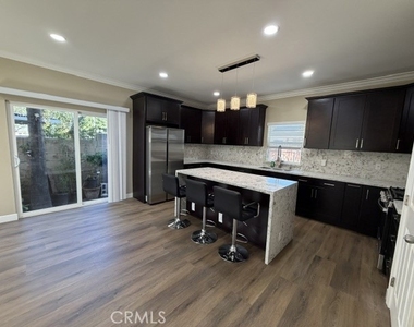 311 E Colorado Boulevard - Photo Thumbnail 6