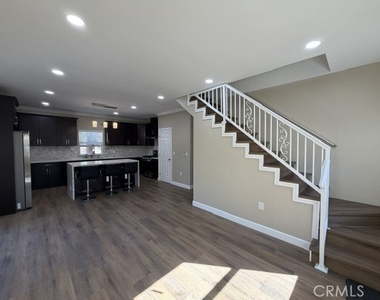 311 E Colorado Boulevard - Photo Thumbnail 7
