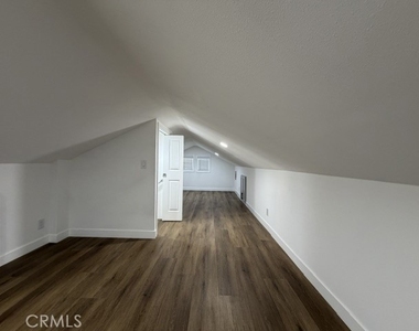 311 E Colorado Boulevard - Photo Thumbnail 17