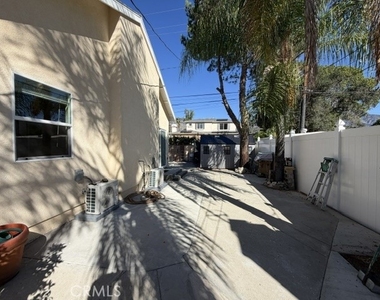 311 E Colorado Boulevard - Photo Thumbnail 18
