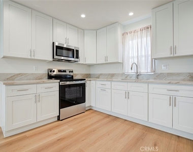 1045 Sonora - Photo Thumbnail 9