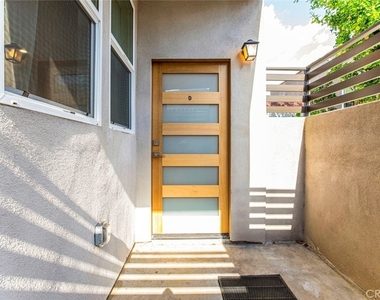 1045 Sonora - Photo Thumbnail 3