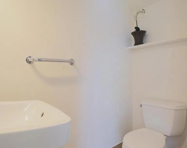 3043 Tonopah Cir - Photo Thumbnail 8