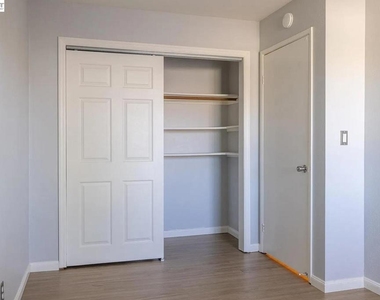 3043 Tonopah Cir - Photo Thumbnail 17