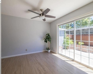 3043 Tonopah Cir - Photo Thumbnail 10