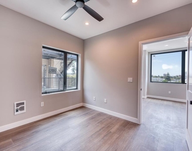 4202 Telegraph Ave - Photo Thumbnail 6