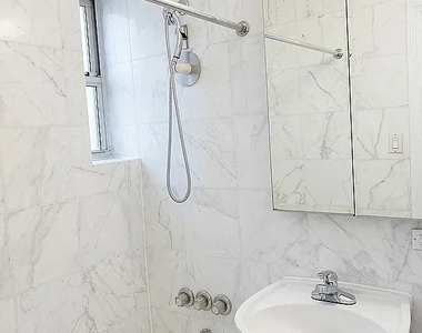 428 East 81st Street - Photo Thumbnail 2