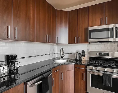 469 Columbus Avenue - Photo Thumbnail 5