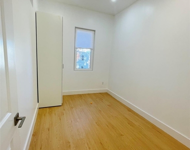 6015 Maspeth Avenue - Photo Thumbnail 5