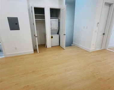 6015 Maspeth Avenue - Photo Thumbnail 3