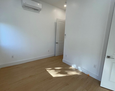 6015 Maspeth Avenue - Photo Thumbnail 10